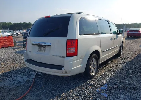 2010 Chrysler Town & Country Touring z USA, uszkodzony, nr VIN 2A4RR5D10AR229096